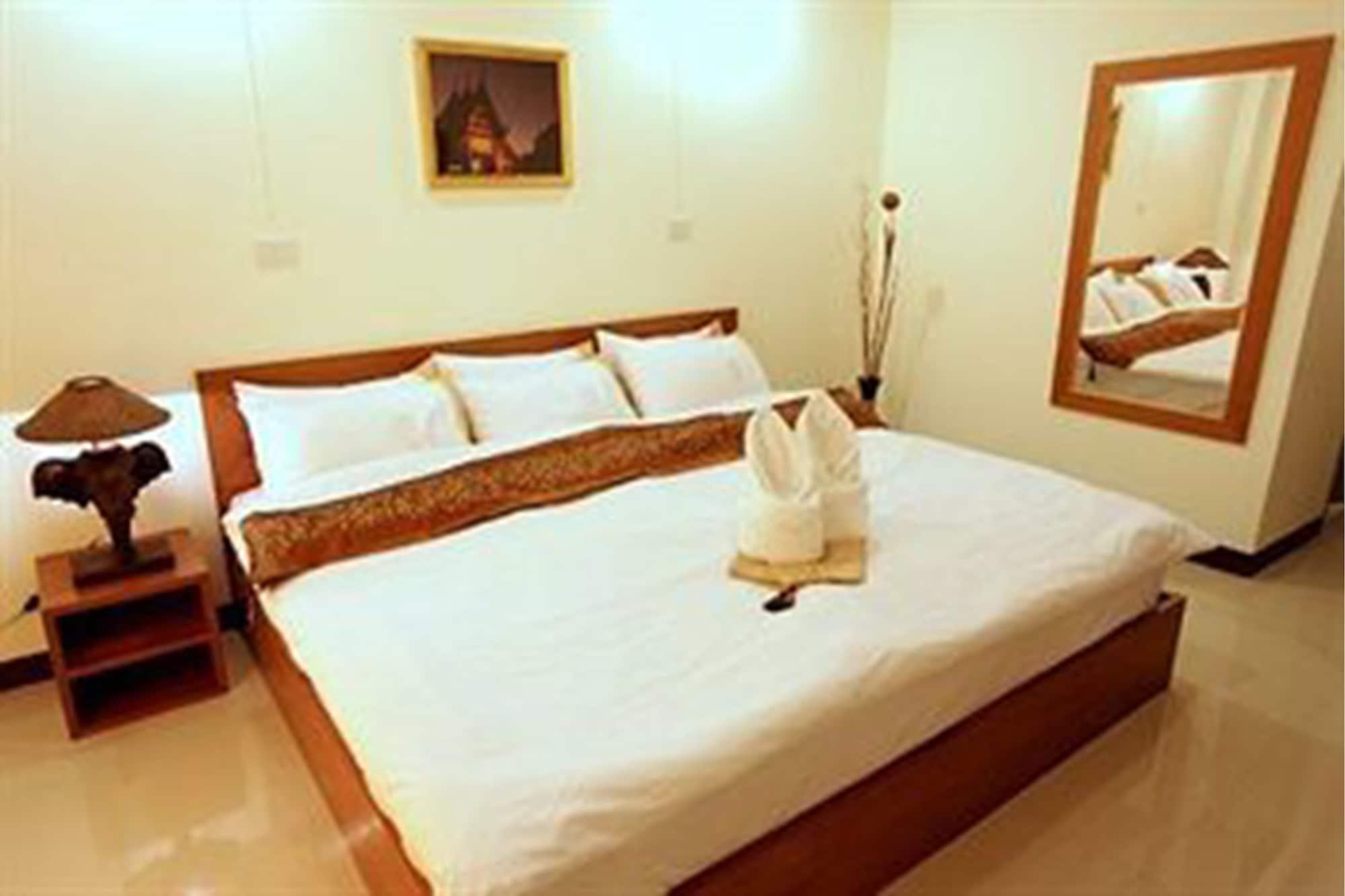 Rafael Hotel And Mansion Bangkok - Sha Extra Plus Certified Екстер'єр фото