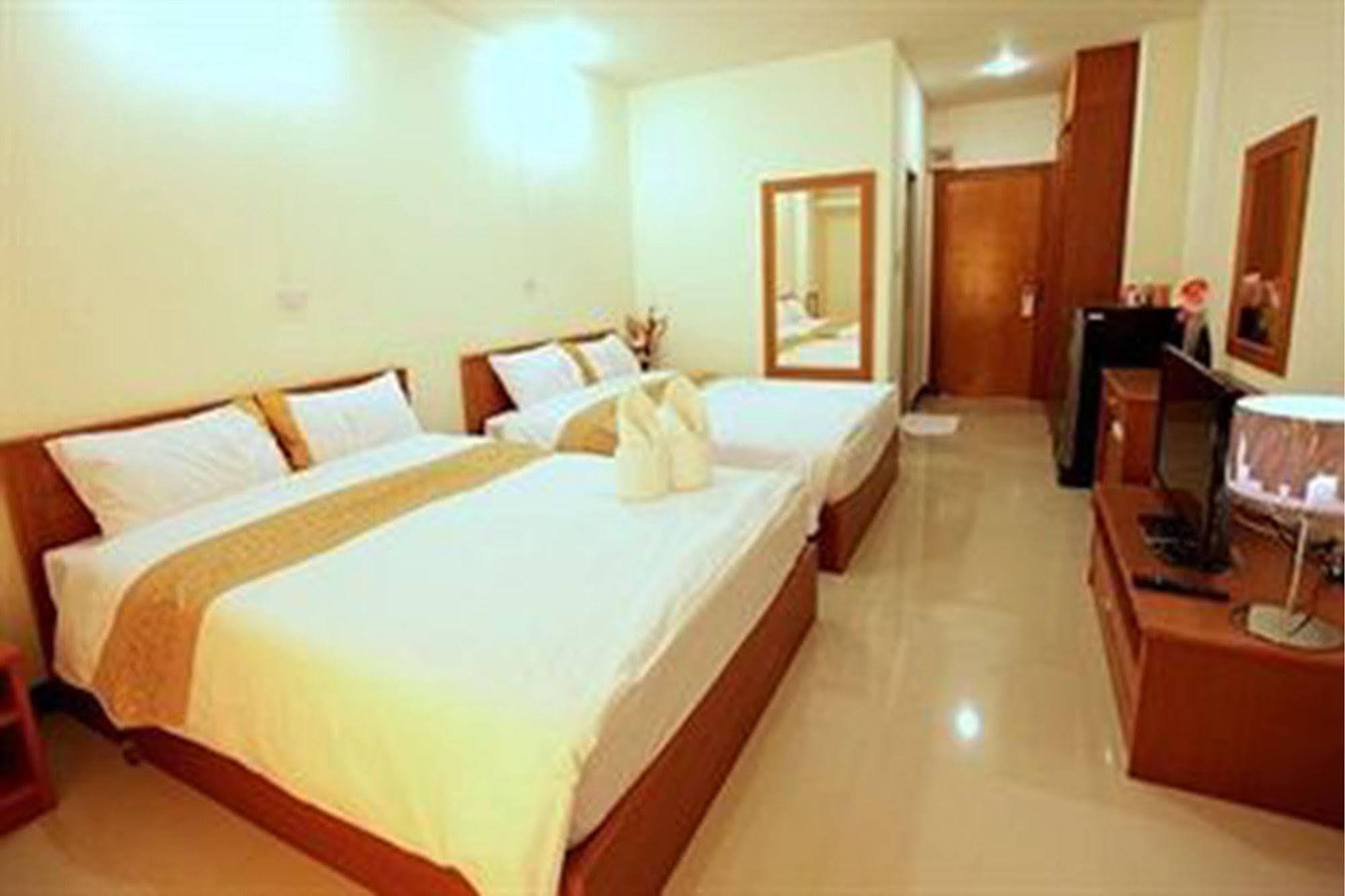 Rafael Hotel And Mansion Bangkok - Sha Extra Plus Certified Екстер'єр фото